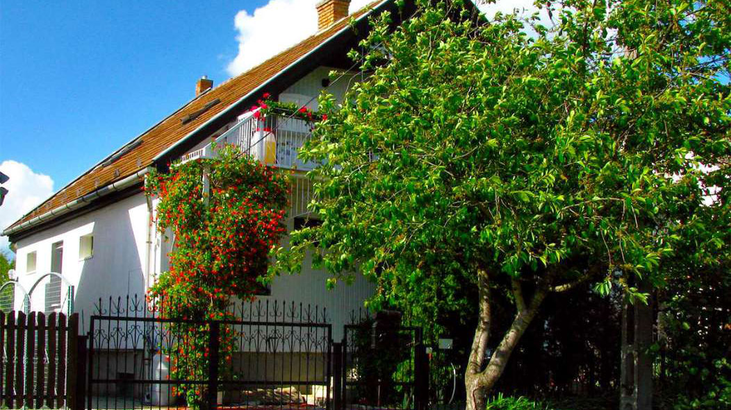 Mary Apartman